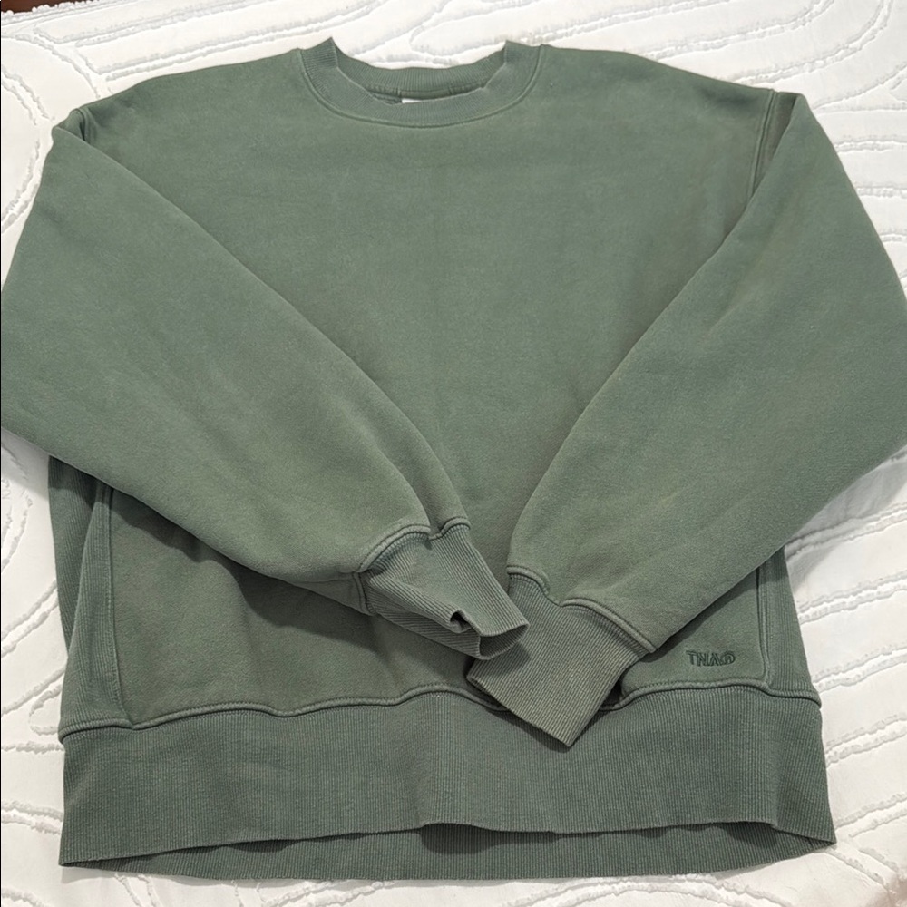 Aritzia TNA Green Crewneck Sweatshirt Size XS | Cozy Pullover